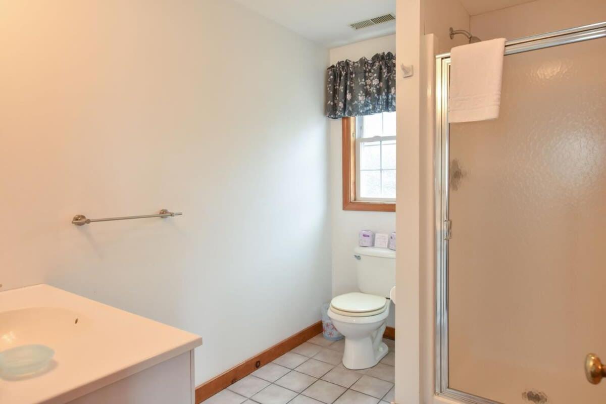 12216 - Beautiful Views Of Cape Cod Bay Access To Private Beach Easy Access To P-Town Truro Kültér fotó