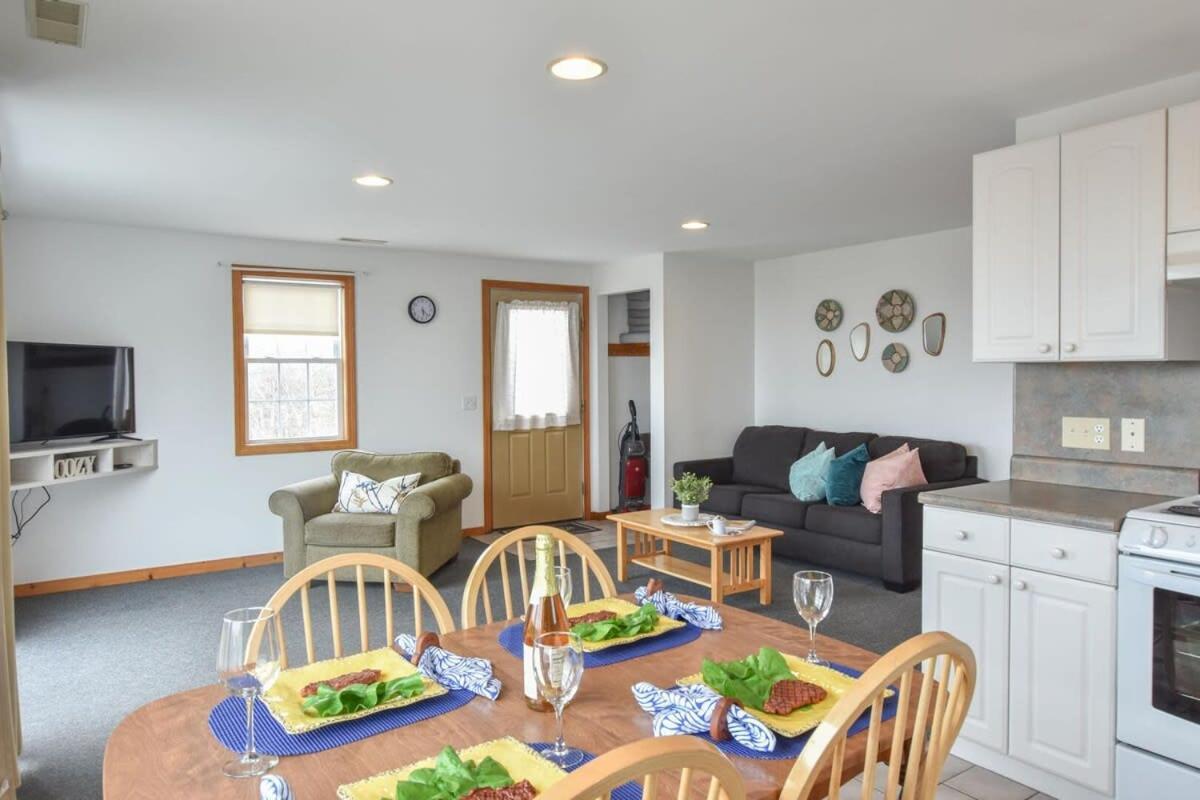 12216 - Beautiful Views Of Cape Cod Bay Access To Private Beach Easy Access To P-Town Truro Kültér fotó
