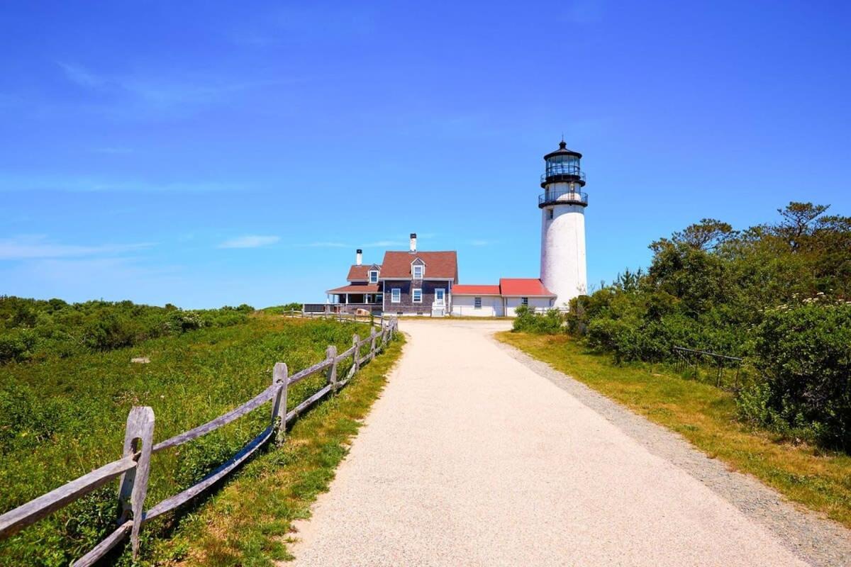 12216 - Beautiful Views Of Cape Cod Bay Access To Private Beach Easy Access To P-Town Truro Kültér fotó