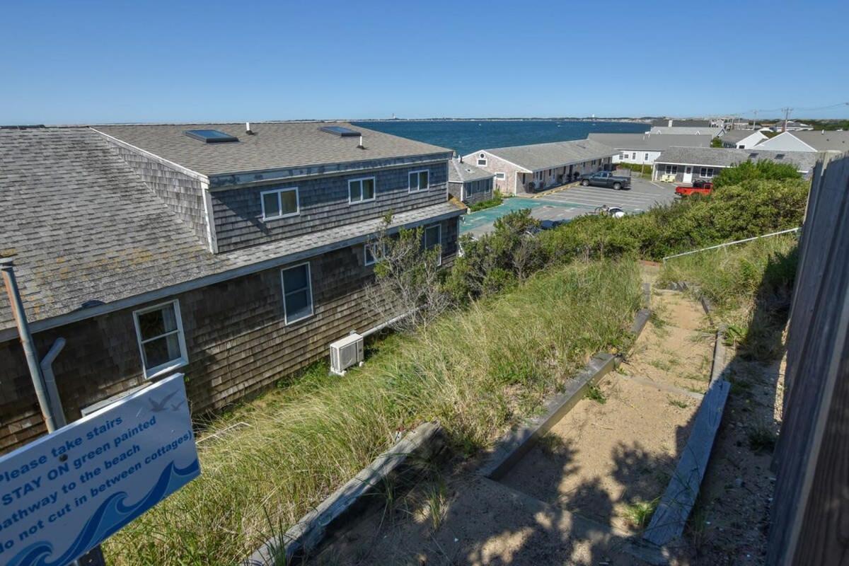 12216 - Beautiful Views Of Cape Cod Bay Access To Private Beach Easy Access To P-Town Truro Kültér fotó